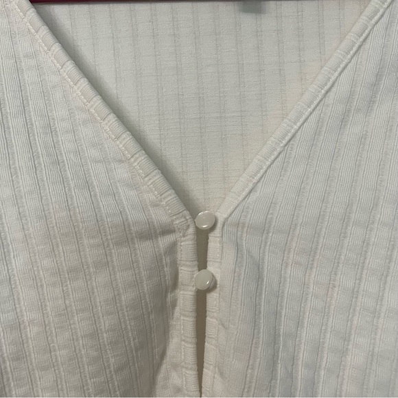 H&M Top - Picture 2 of 4